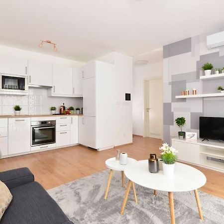 Laurel Bay Apartment Budapest Eksteriør bilde