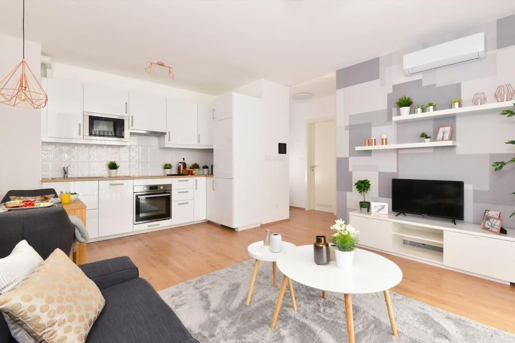 Laurel Bay Apartment Budapest Eksteriør bilde